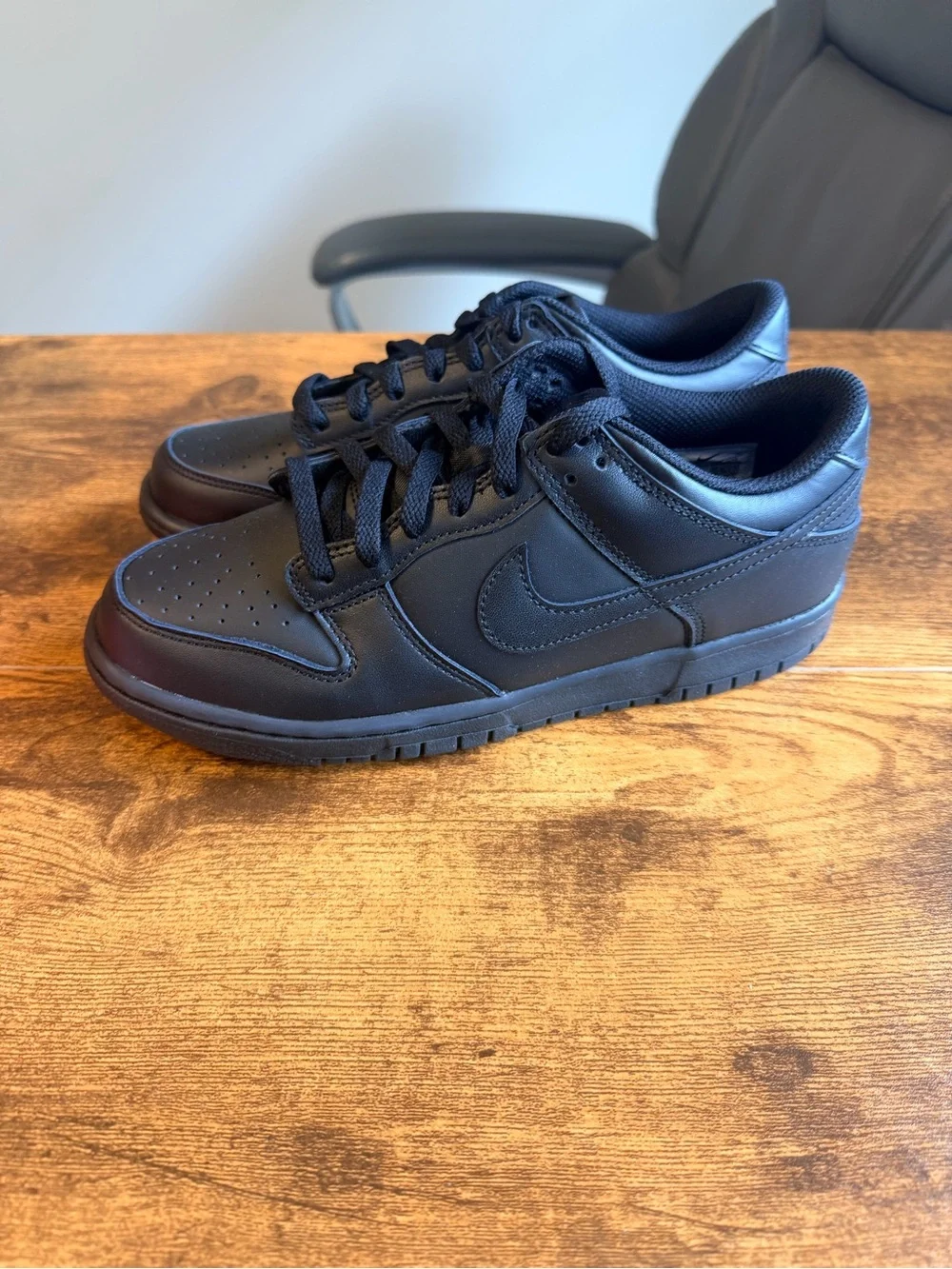 Men’s Nike Dunk Low Low-Top Sneakers 6.5Y/8W
